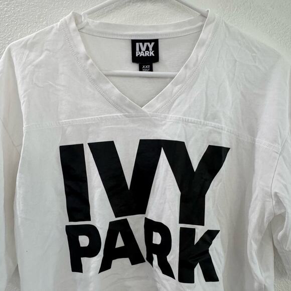 EUC IVY PARK White Cropped Tee Short Sleeve XXS BOXY STREETWEAR - Picture 2 of 3